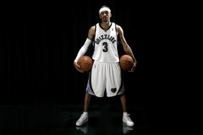 亚博体育平台-夏洛特黄蜂连胜狂飙，广州队却备战NBA总决赛？跨界闹剧引爆体育圈