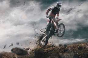 官网登录入口-跨洲旋风！利物浦篮板风暴席卷欧联，活塞队魂觉醒，快船借势升空